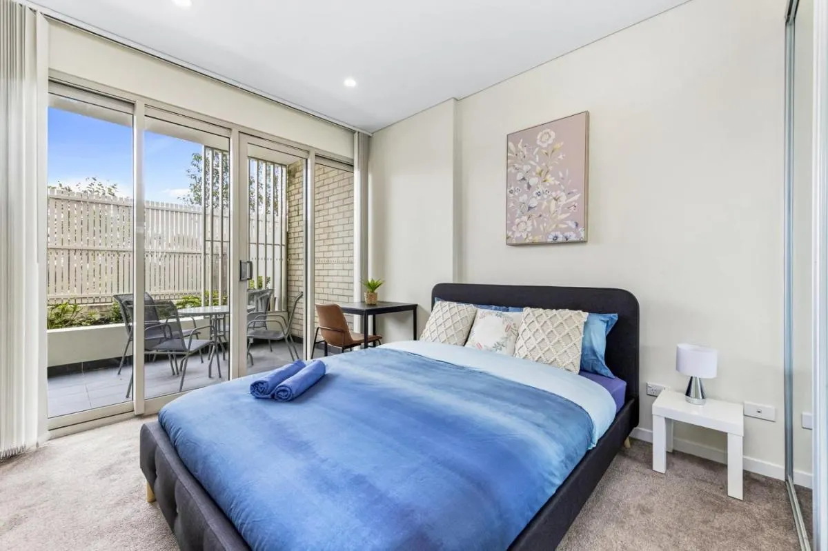 Image 1 of 2Br Apt near Airpot Bay City with Parking