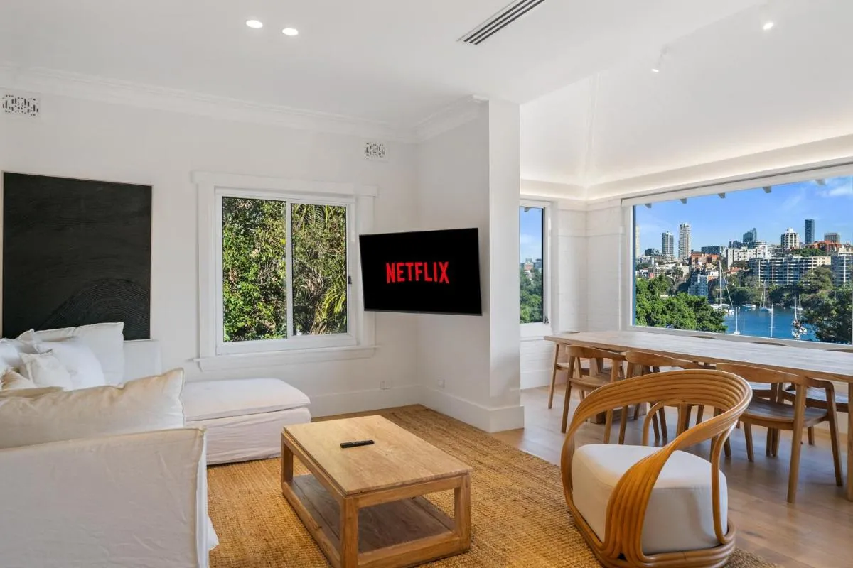 Image 3 of 3BR Entire Lvl Penthouse with Views Darling Point