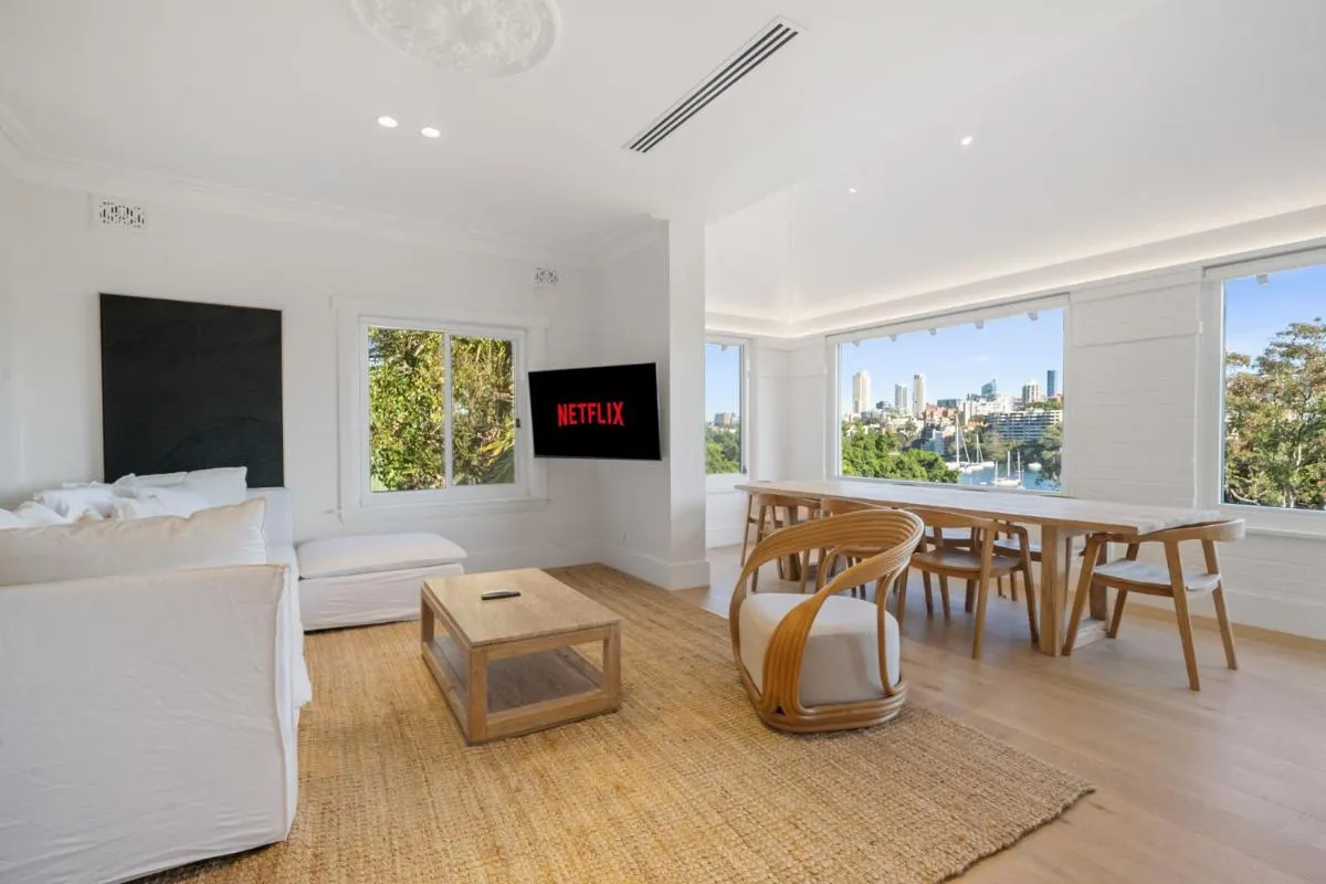 Image 2 of 3BR Entire Lvl Penthouse with Views Darling Point