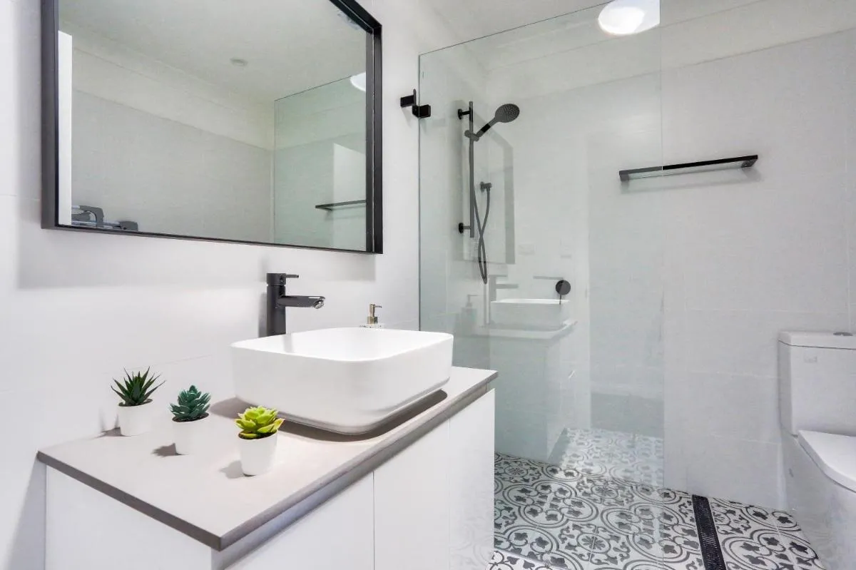 Image 2 of 3 Bedroom House Chippendale Near the Center 2 E-Bikes Included