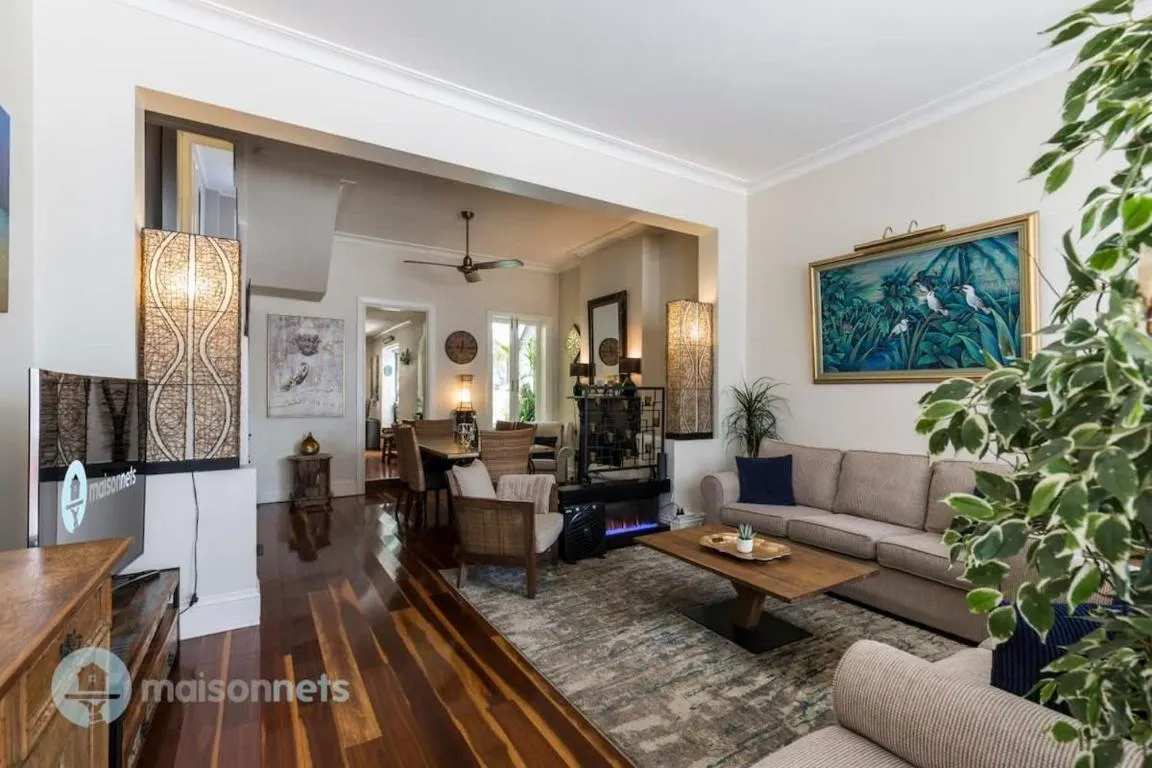 Image of 3 Bedroom House With Large Courtyard & City Views