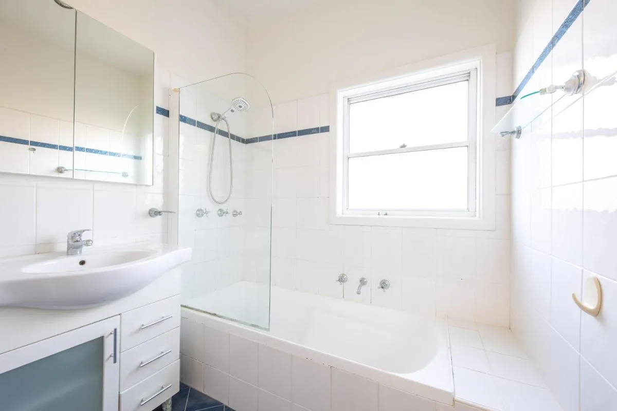 Image 1 of 3 bedroom house with Wi-Fi, Netflix, AC, Timber Floor, Well-fenced