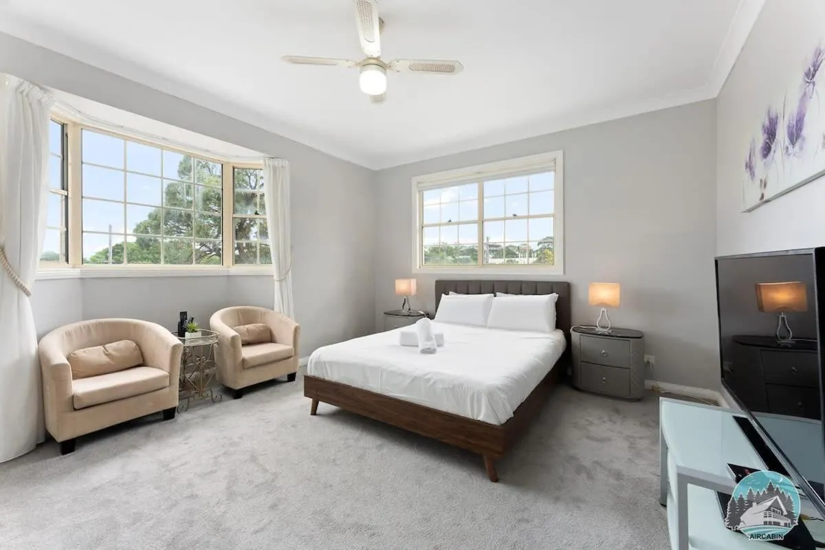 Image 4 of Aircabin – Blakehurst – Spacious – 5 Beds House