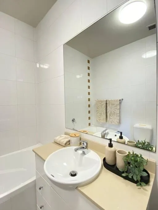 Image 4 of Apartment in Chiswick with Pool, sauna & Gym