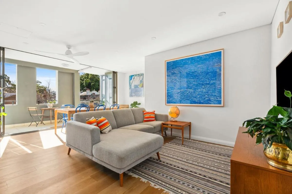 Image 4 of ‘Artsy Sanctuary’ Inner-City Vibrance & Urban Views