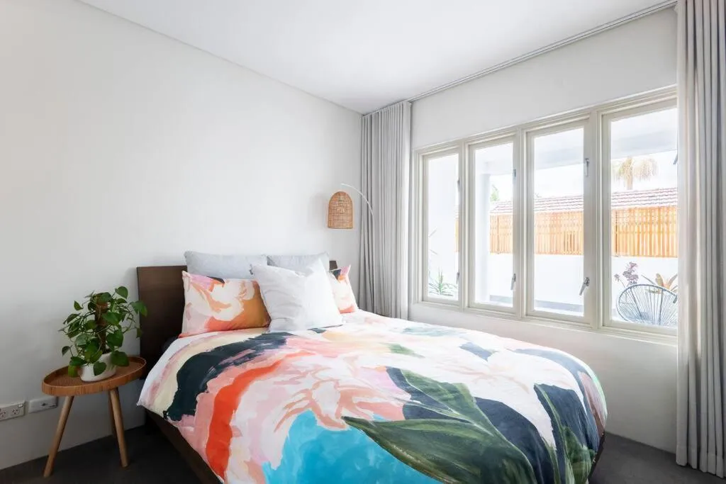 Image 1 of Balmain Designer 1 Bedroom Apartment with Parking