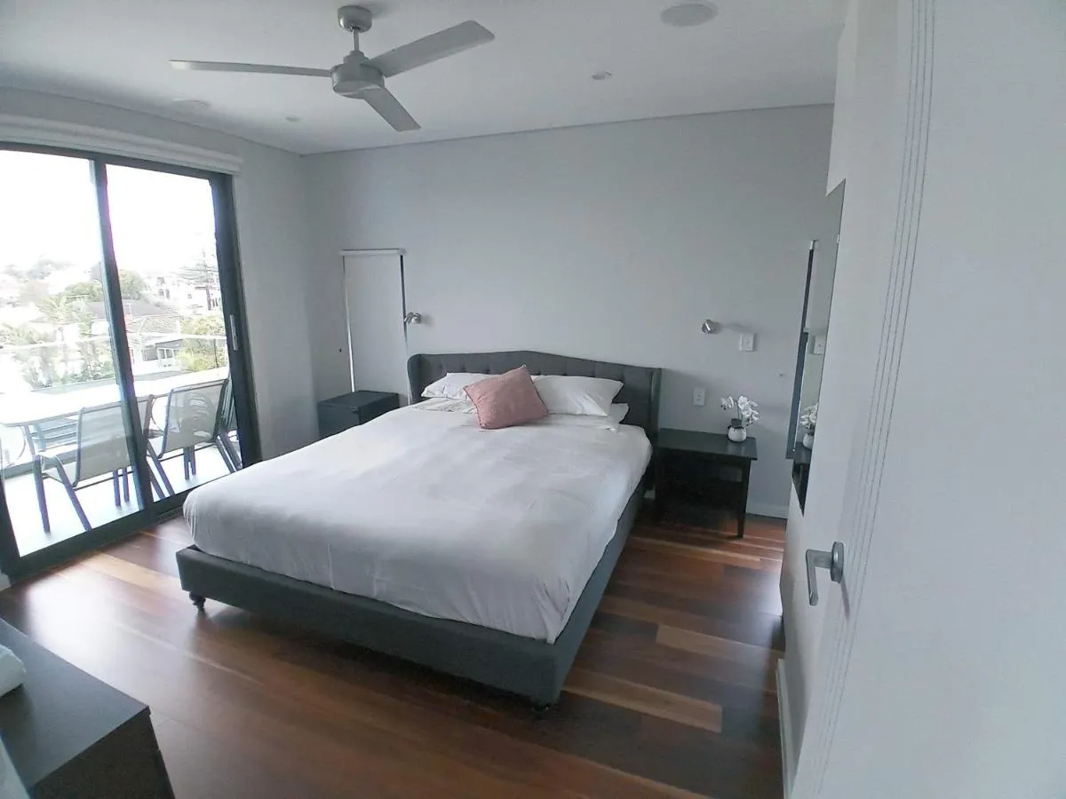 Image 3 of Brand NEW VIP Luxury 5/5 Star Beachside Escape