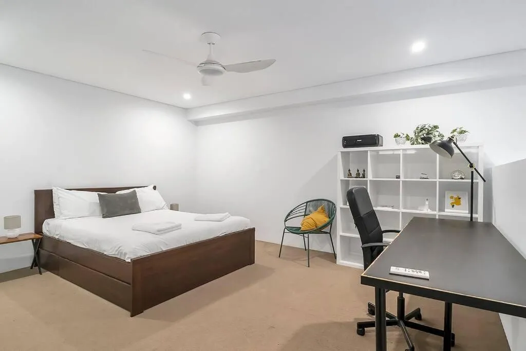 Image 6 of Bright & Chic with Unbeatable Proximity