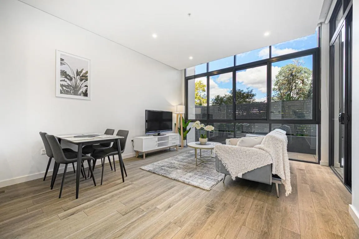 Image of Burwood stunny apt with Parking Train&Shopping