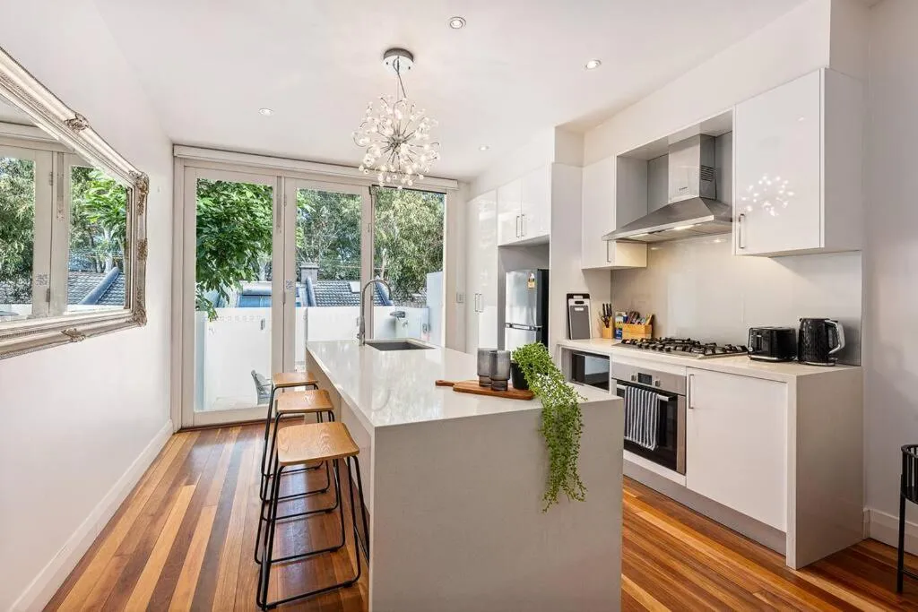 Image 3 of CBD Chic 3 bedroom Stay – Walk to Darling Harbour & Fish Market. (27)