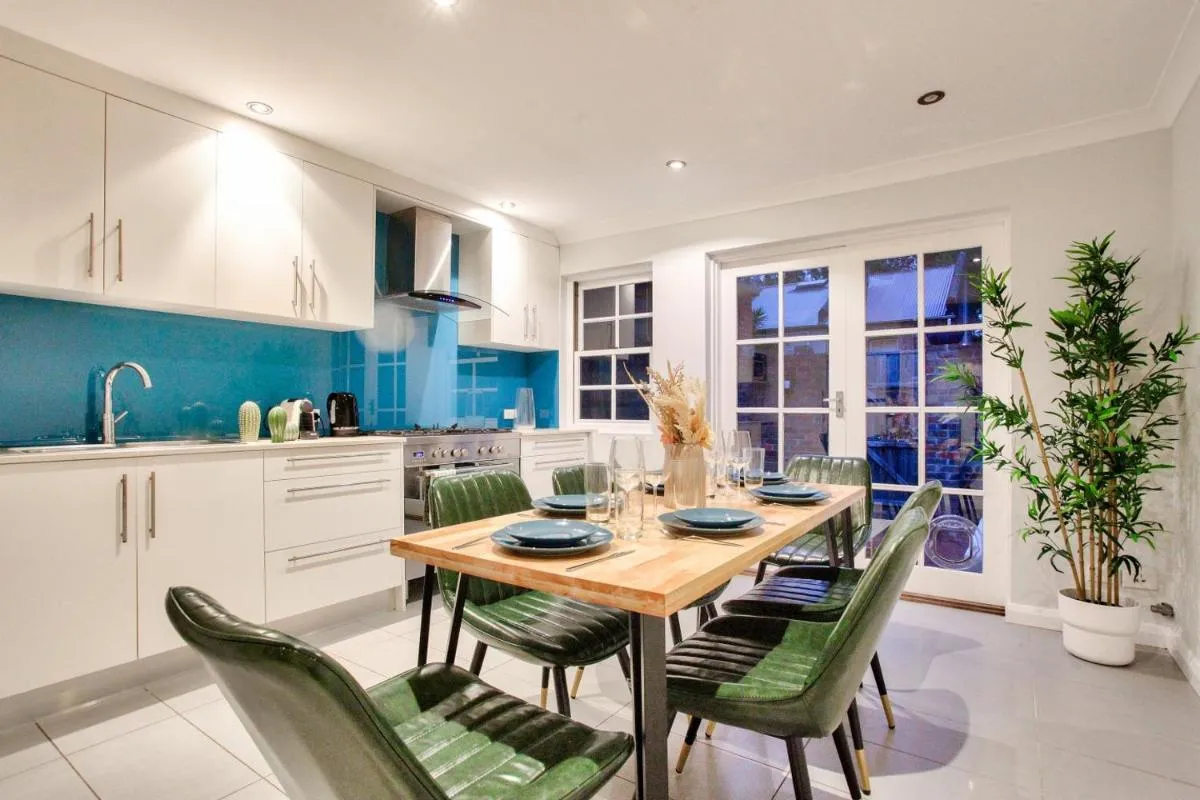Image 3 of City Center 2 Bedroom House Pyrmont 2 E-Bikes Included