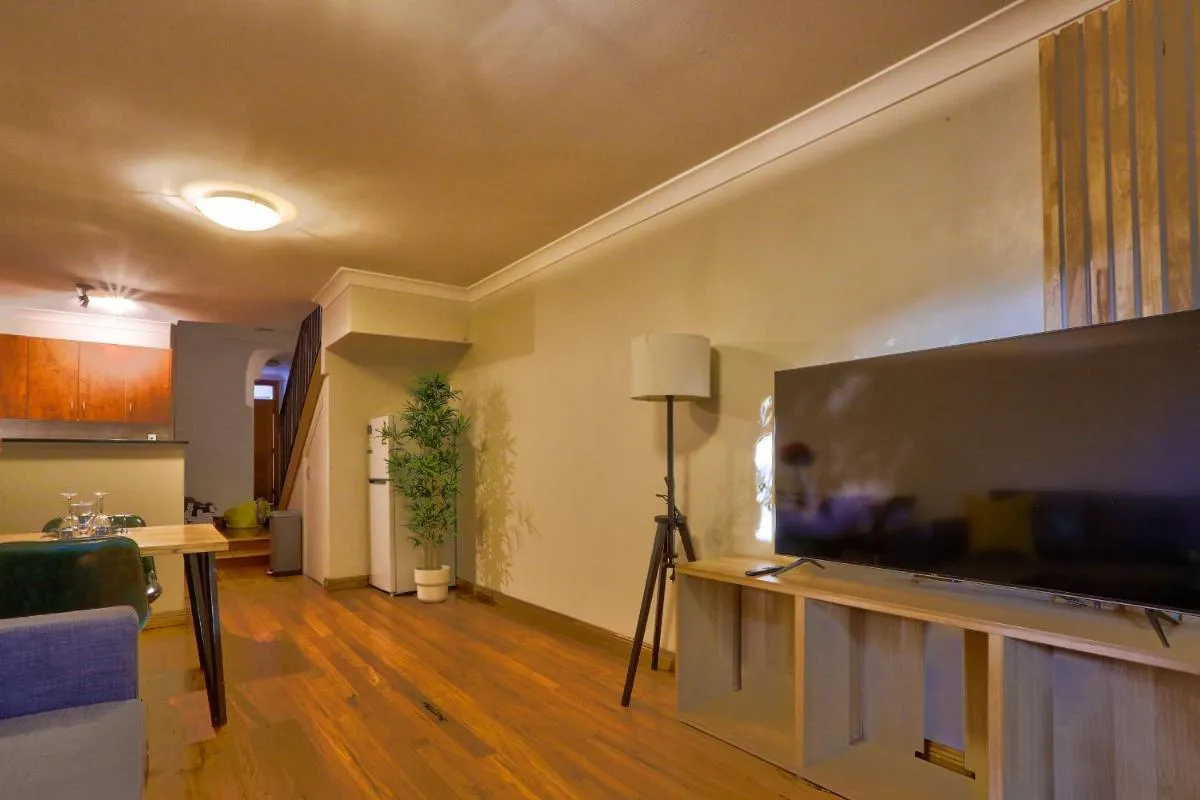 Image 4 of Comfortable 3 Bedroom House Pyrmont