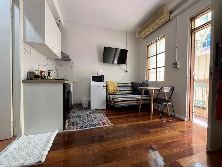 Image 3 of Comfortable Studio+free parking for small car