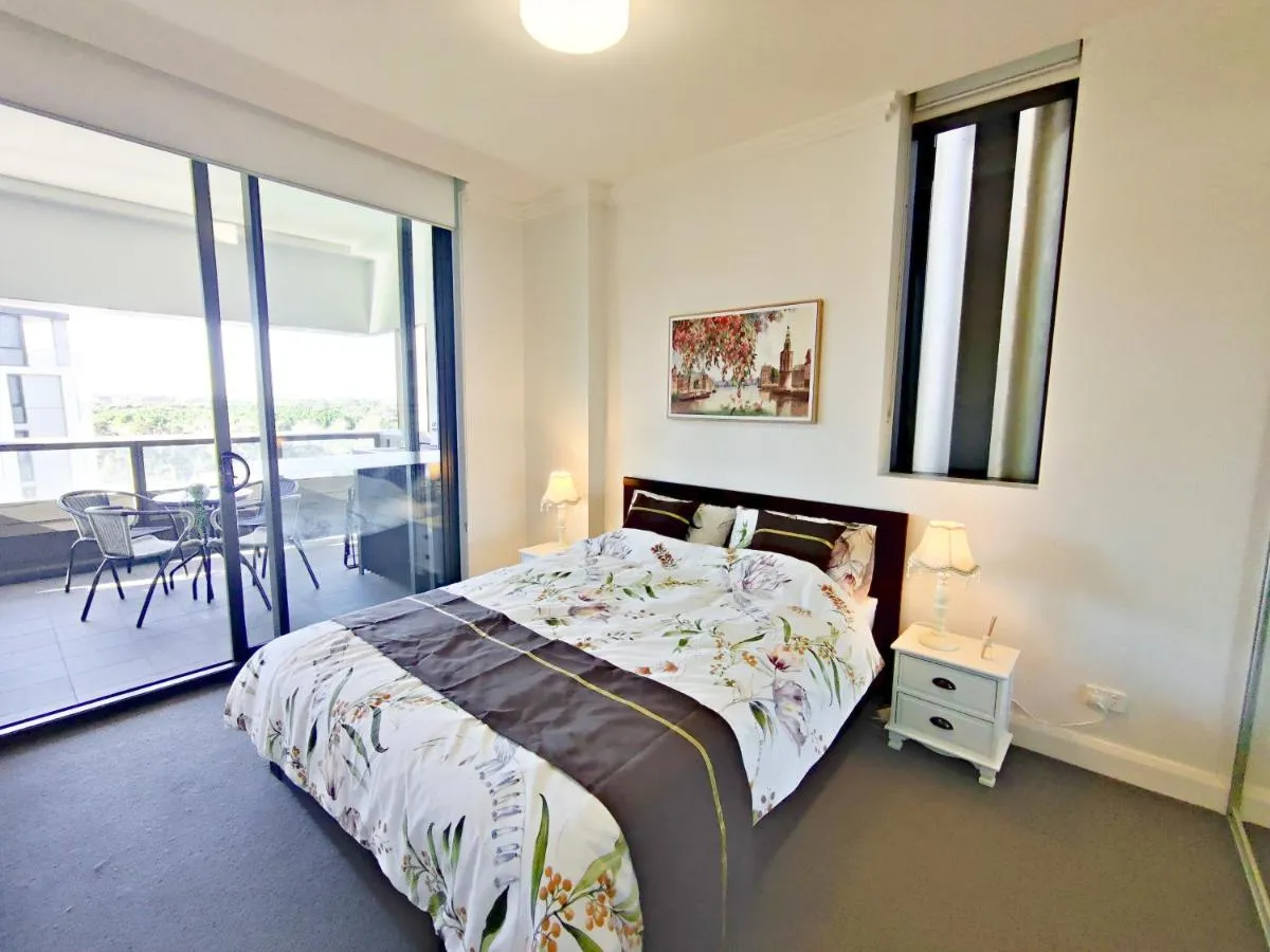 Image 6 of Comfy & Bright 1 Bed Apt Olympic