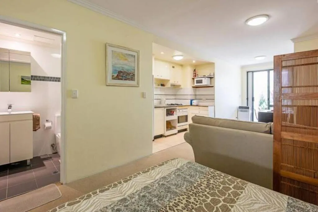 Image 2 of Convenient Studio With Courtyard
