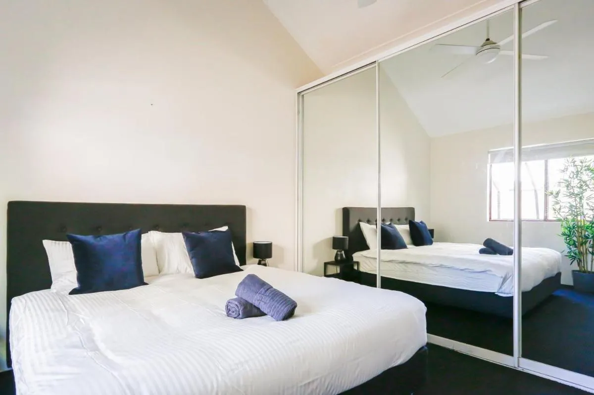 Image 1 of Cozy 2 Bedroom Apartment Chippendale II
