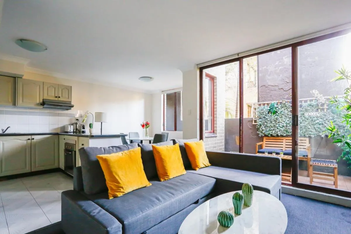 Image 3 of Cozy 2 Bedroom Apartment Chippendale II