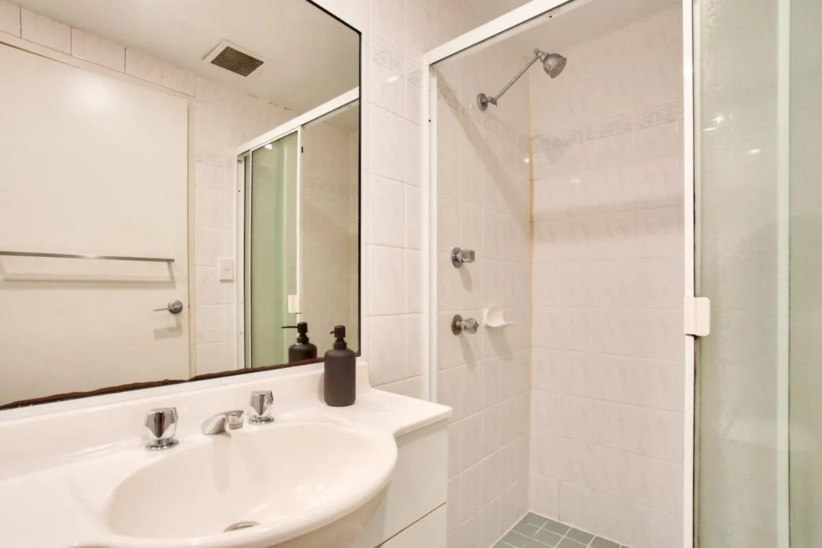 Image 6 of Cozy 2 Bedroom Apartment Surry Hills