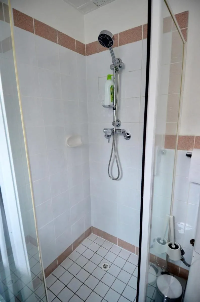 Image 3 of Cute Studio Apartment in Maroubra