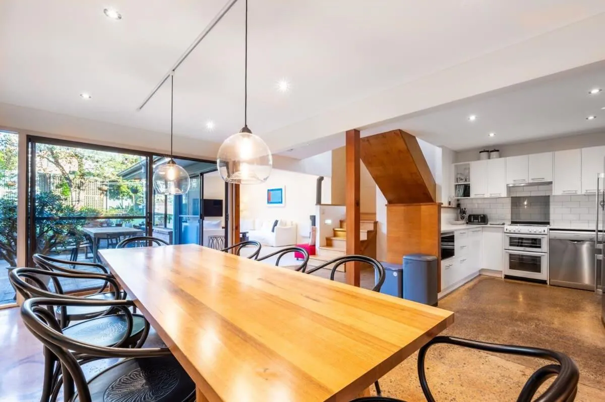 Image 3 of Delightful 4-Bed Home near Centennial Park