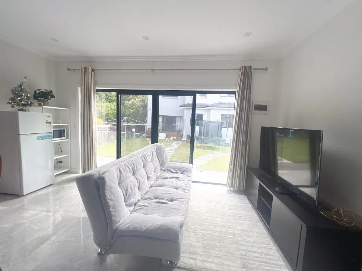 Image 4 of Entire new granny flat with 3 bedrooms 2 bathrooms