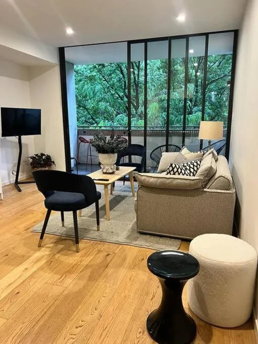 Image 6 of Exquisite Inner City Modern 1 Bedroom Apt