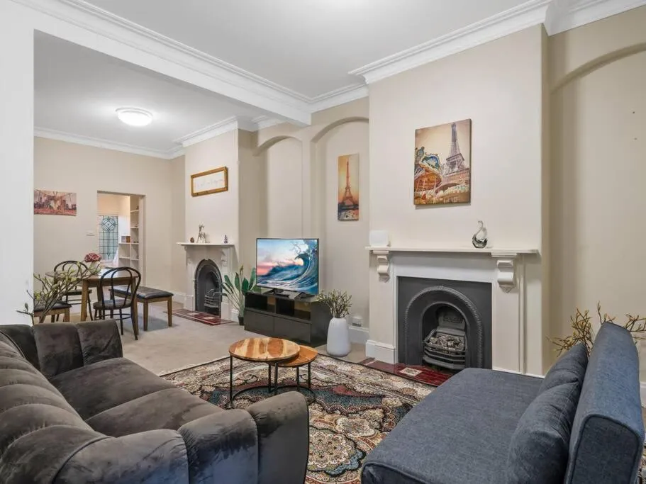 Image of Fancy 4 bdrms house ICC & Darling Harbour & central & CBD & China Town
