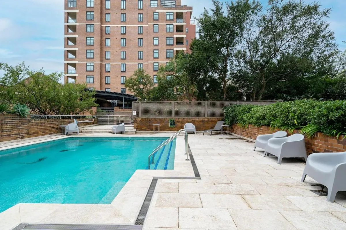 Image 3 of ‘Georgina’ Mid-Century Modern Poolside Stay