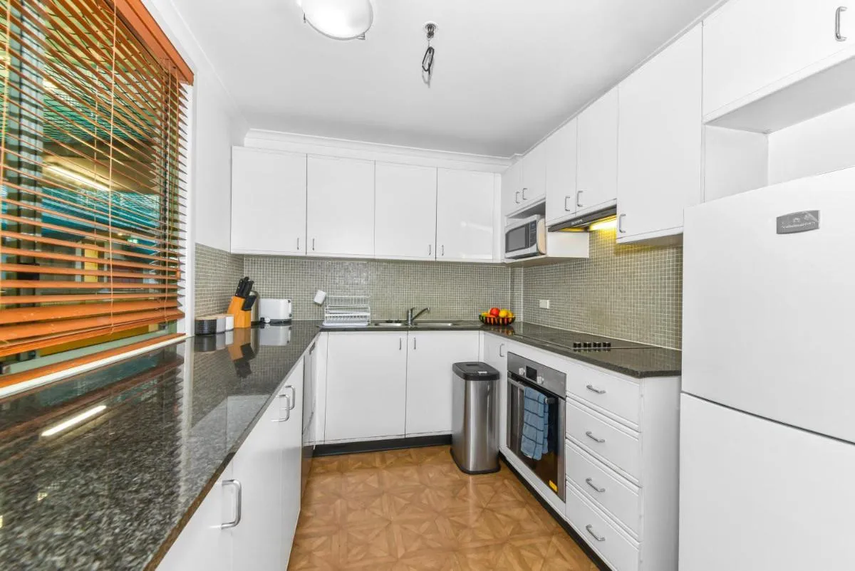 Image 3 of Goldsbrough 2 bedrooms split apartment