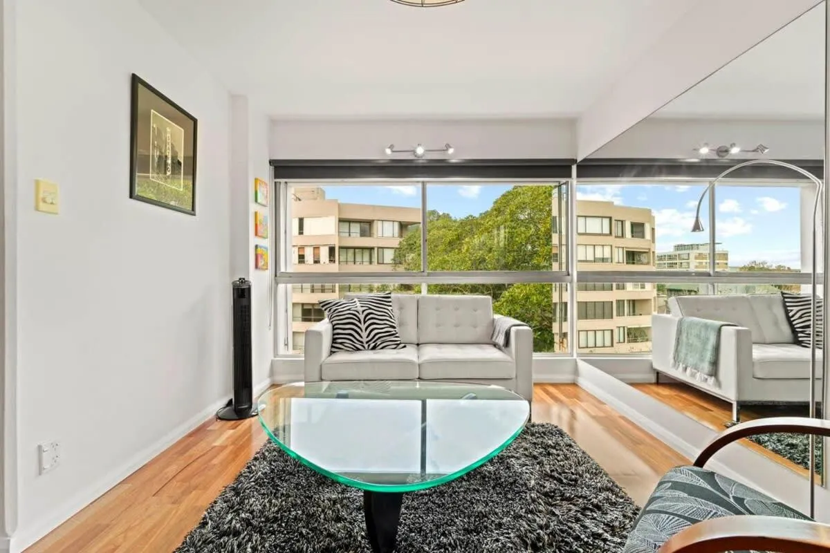 Image 6 of Heart Of The City Minutes from Macleay Street