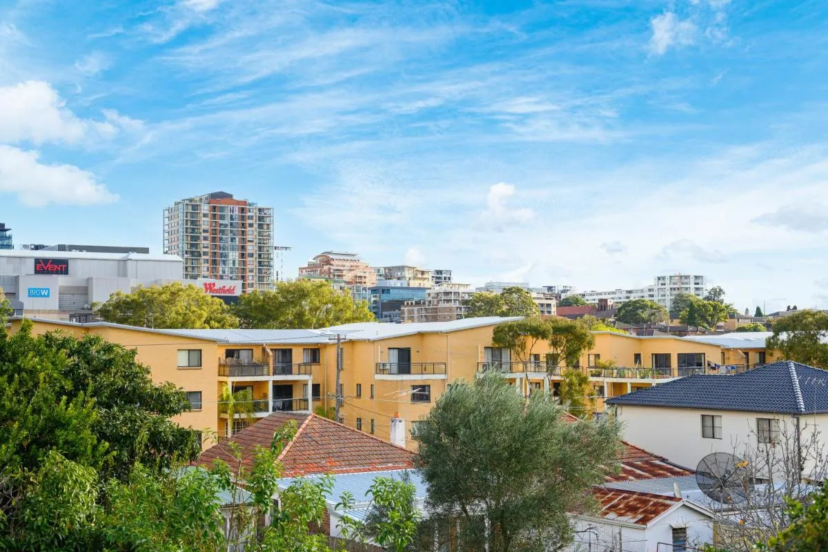 Image 5 of Hurstville Centre 2-level Large House
