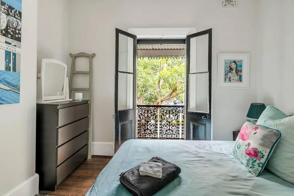 Image 6 of Ideal Location 3 bdr Paddo Terrace Parking & Pets