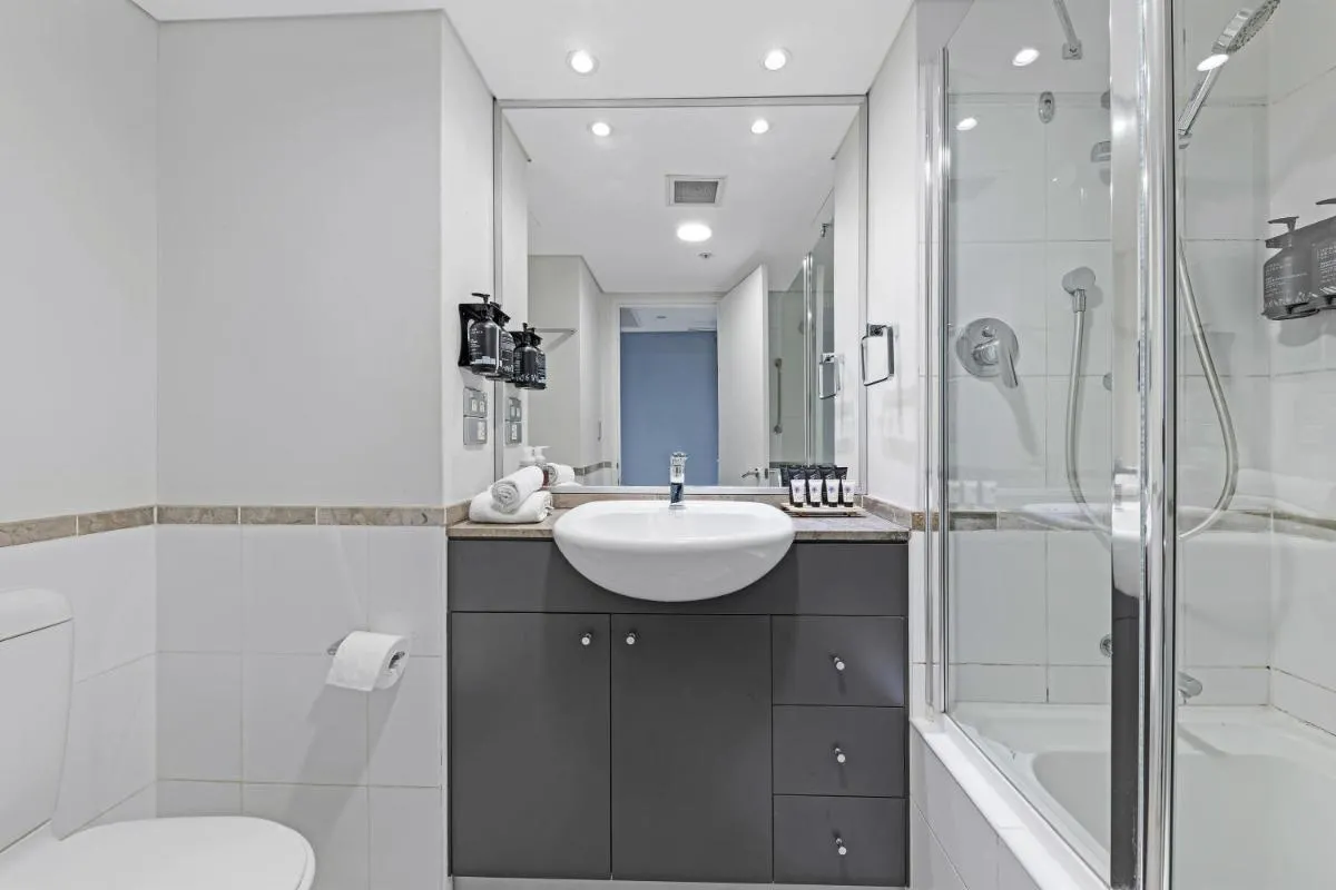 Image 2 of KOZYGURU Sydney CBD Freshly 1 Bed Studio NHA653-310