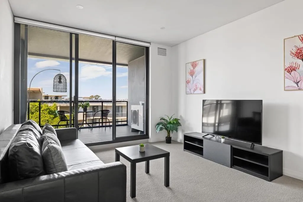 Image 4 of Kind bed Apt w Sofabed in Ryde – Fast Wifi