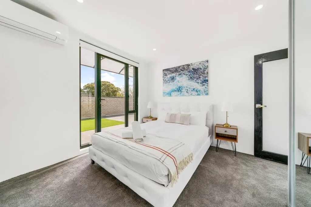 Image 6 of King’s Deluxe in Newtown