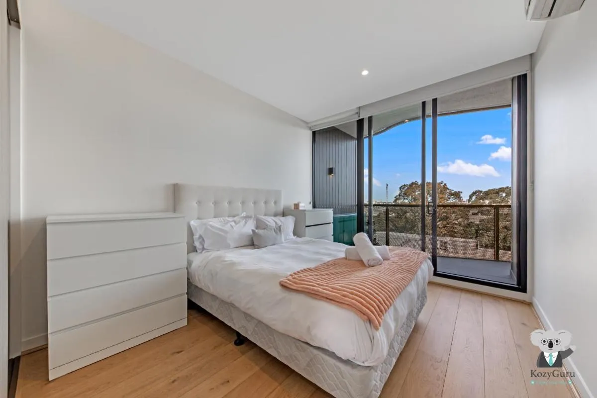 Image 1 of KozyGuru Pagewood Cosy 2Bed Apt NPA005