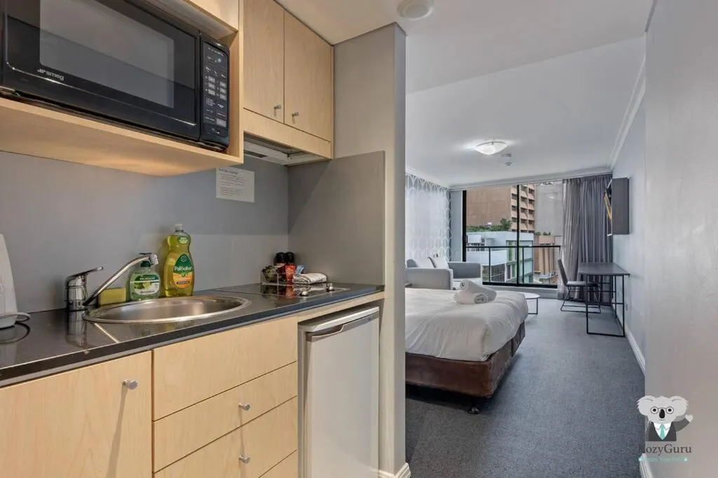 Image 3 of KozyGuru / Sydney CBD Studio / Walk to Chinatown / NHA653-913