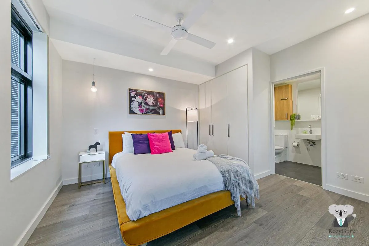 Image 1 of KozyGuru Wolli Creek 1 BED APT Sydney Airport & CBD NWC020