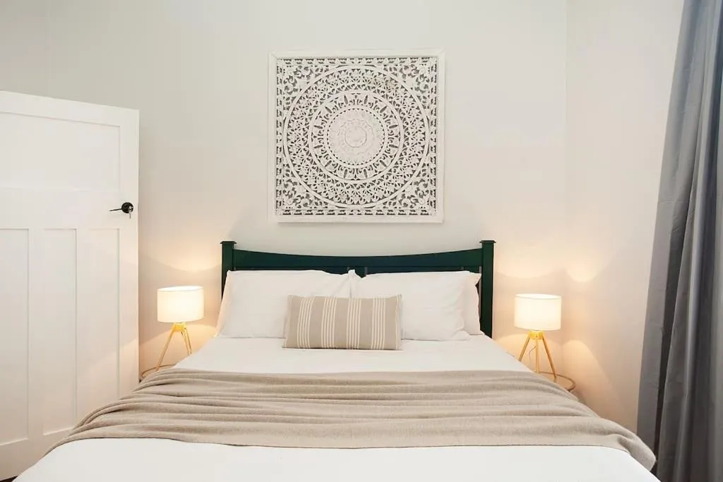 Image 5 of Large 4 Bed Beachside Haven 50m to Bondi Beach