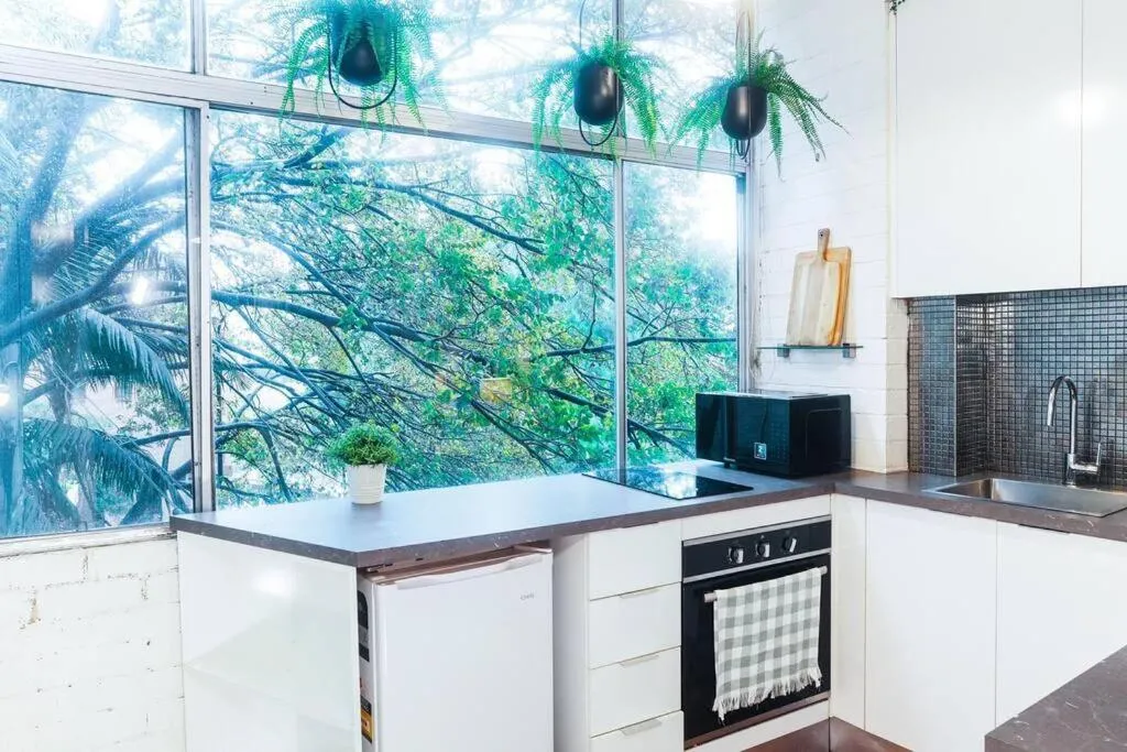 Image 1 of Large Studio Near Train & Sydney Tower