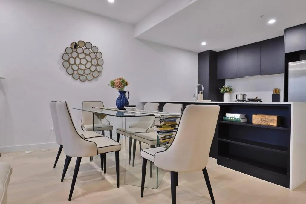 Image 3 of Leichhardt Serene Retreat – Views, Parking, Ease