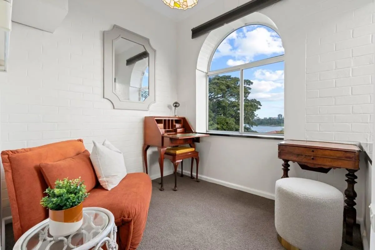 Image 3 of Lovely Apartment with Spectacular Views