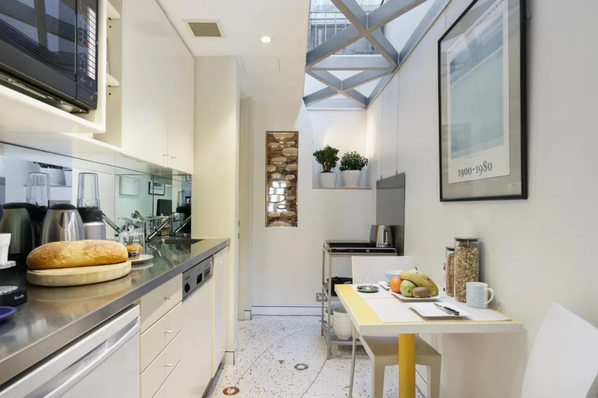 Image 2 of Luxe Executive Suite with breakfast and snacks in Paddington near Rushcutters Bay, Darlinghurst, St Vincents