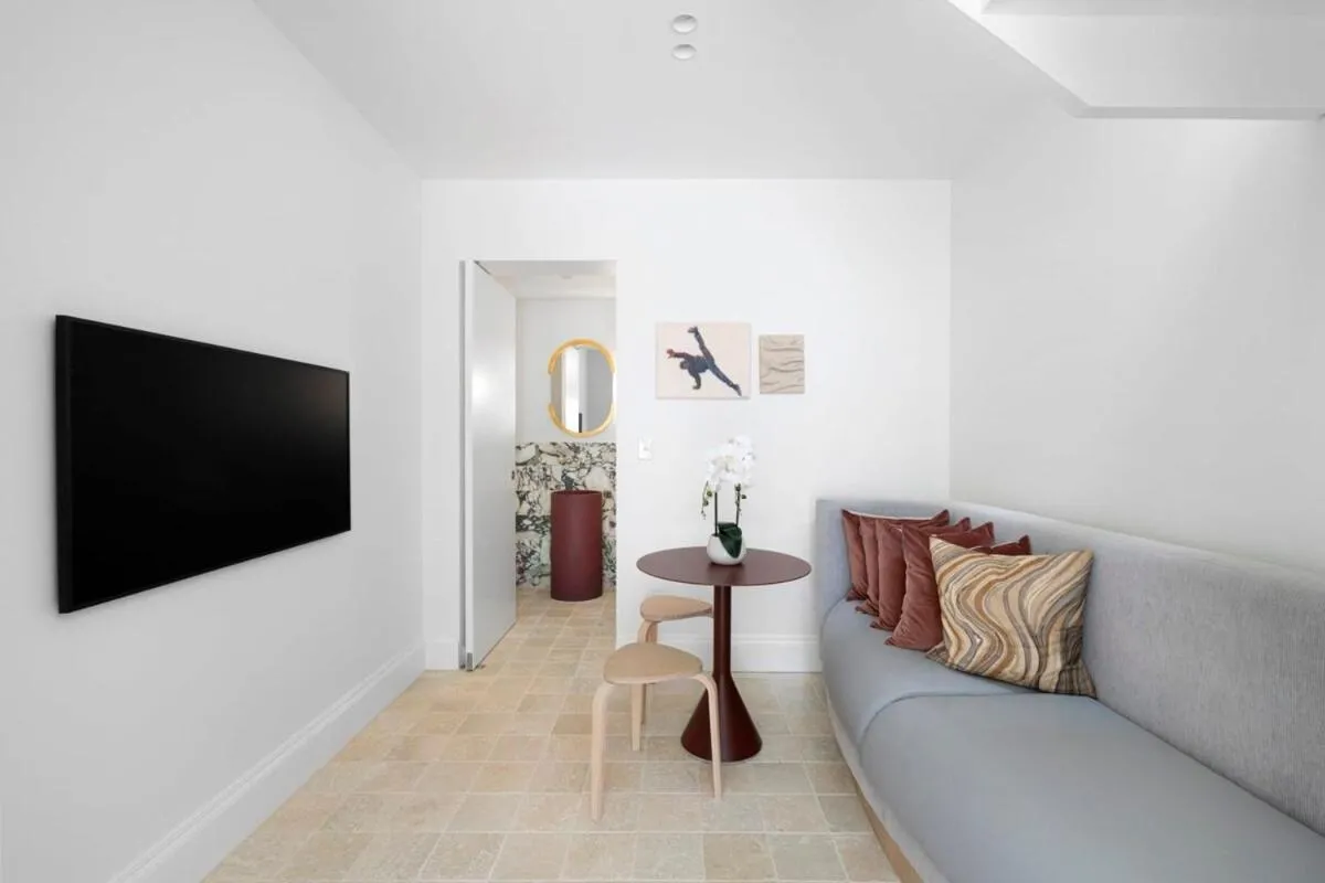 Image 4 of Luxury Designer Redfern House