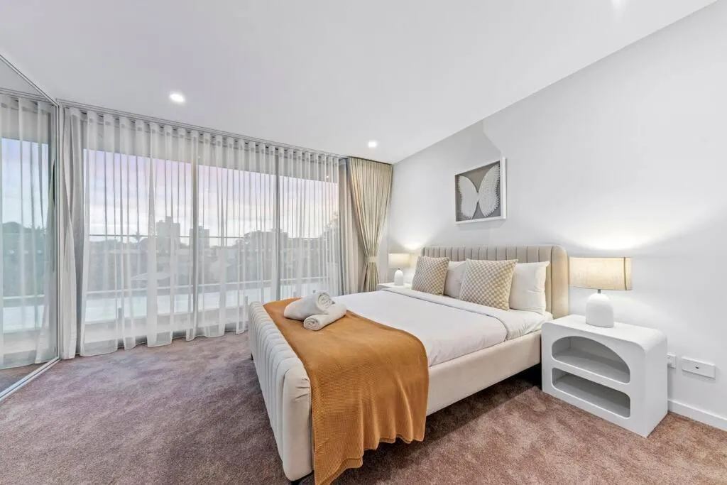 Image 1 of Luxury Penthouse 3 Bedrooms in Neutral Bay
