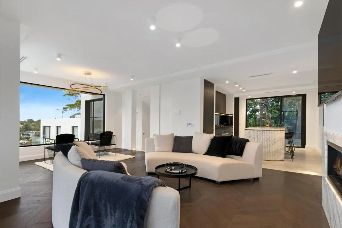 Image 4 of Luxury Waterside Home Sanctuary