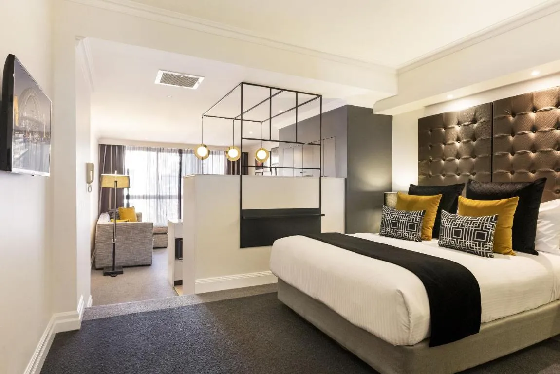 Image of Mantra 2 Bond Street