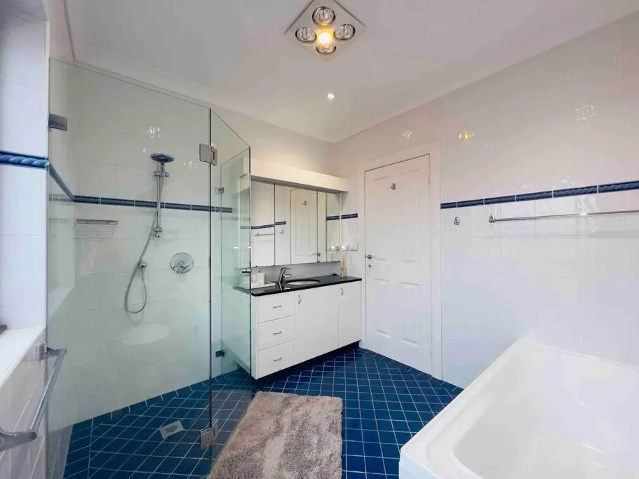 Image 1 of Maroubra Gem Close to Everything Sleep 16