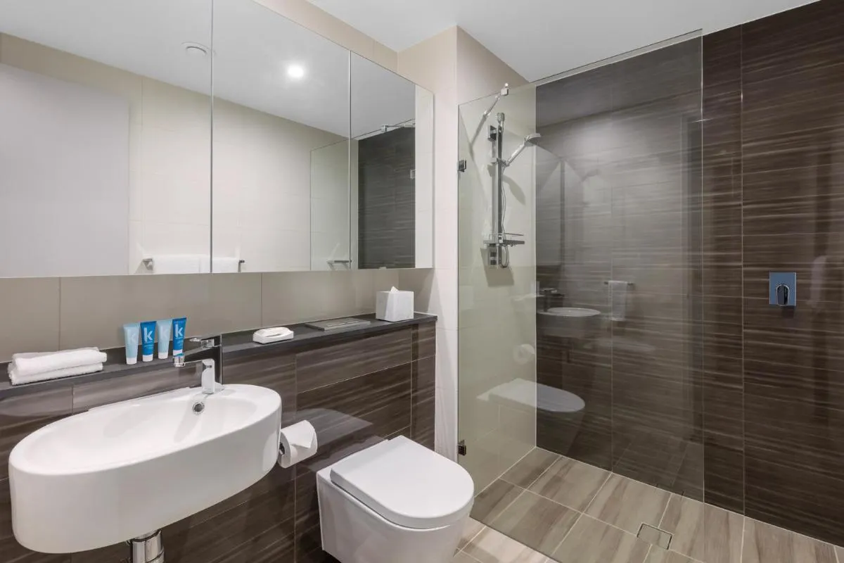 Image 2 of Meriton Suites Mascot Central