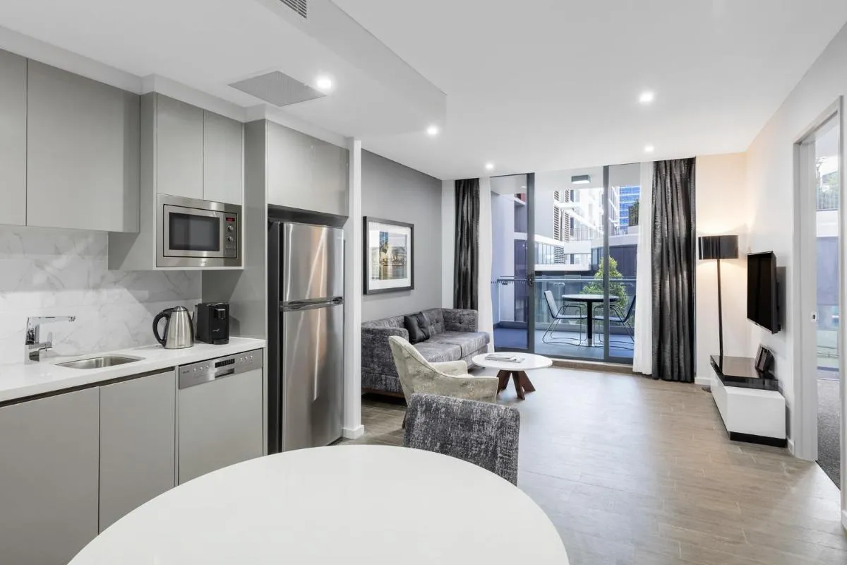 Image 4 of Meriton Suites Mascot Central